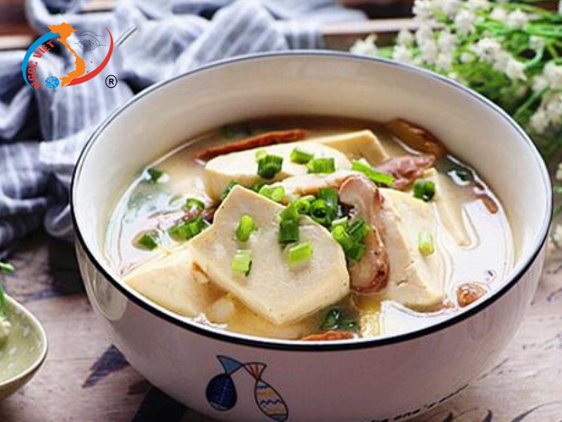 Canh gà nấu đậu phụ, rau củ Canh gà nấu đậu phụ, rau củ